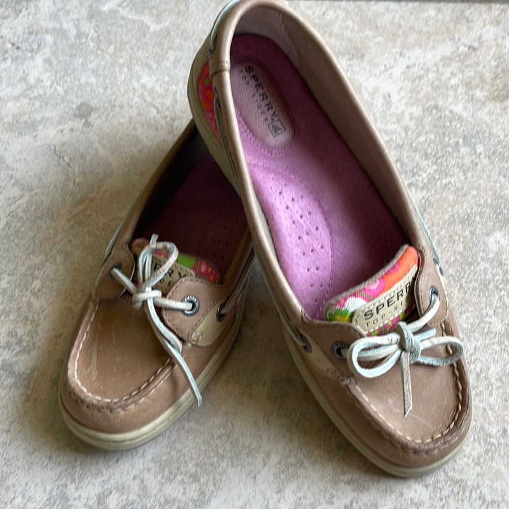 Sperry size 6